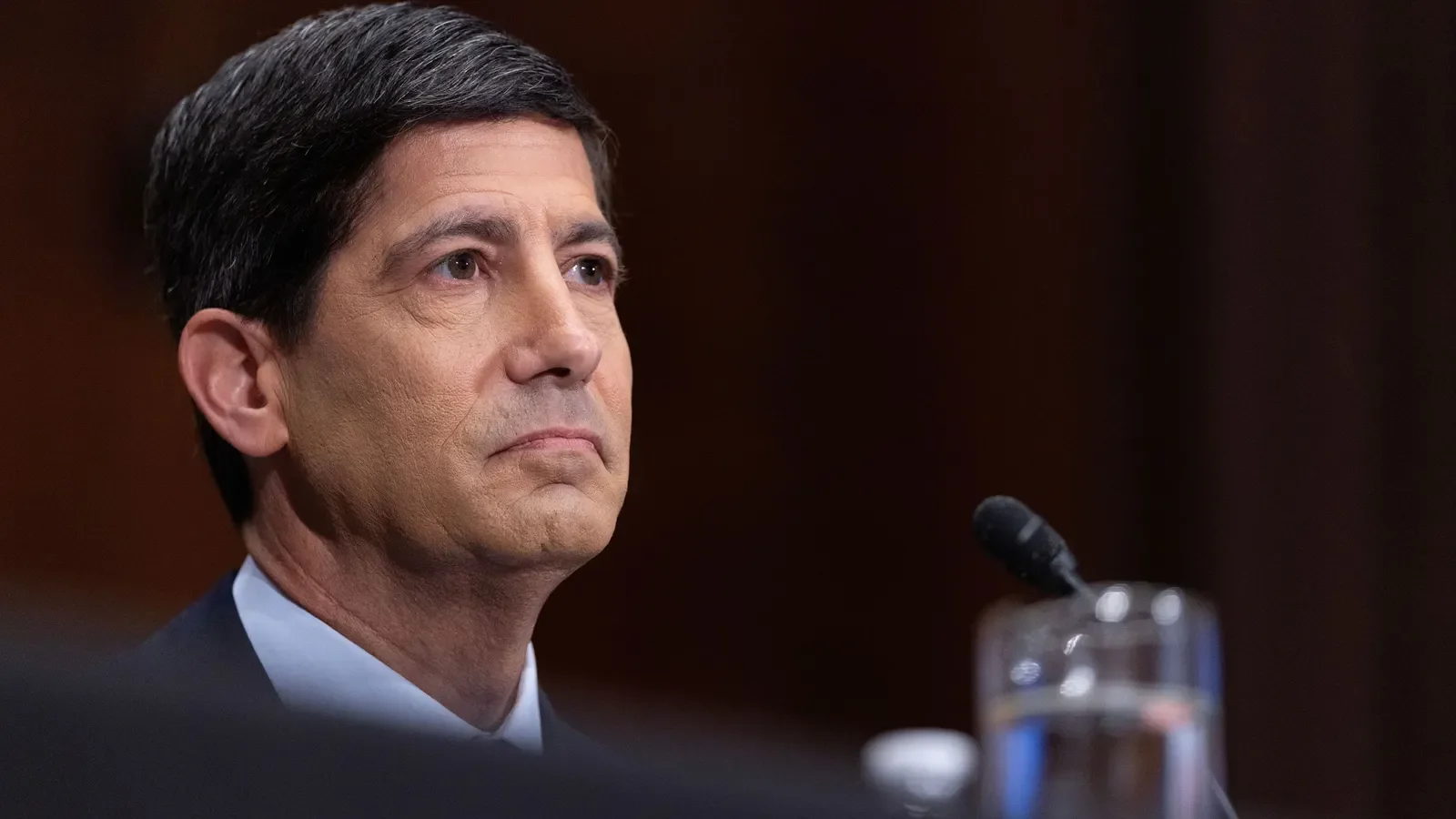 Federal Reserve's Warsh Advocates for Lower Inflation as Rate Hikes Loom