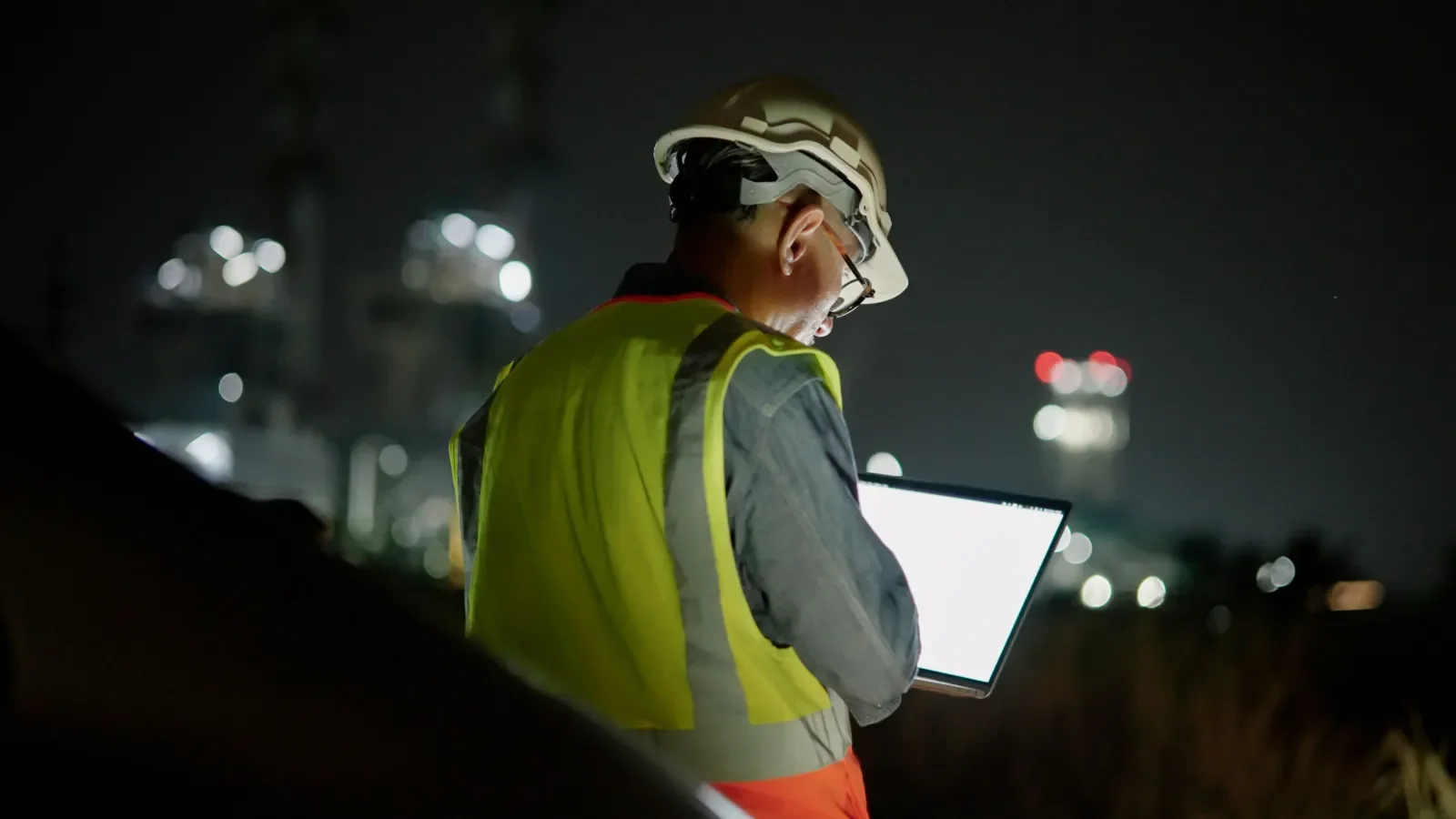 Tech-Savvy Builders: Bridging Generational Gaps in Boston's Construction Market