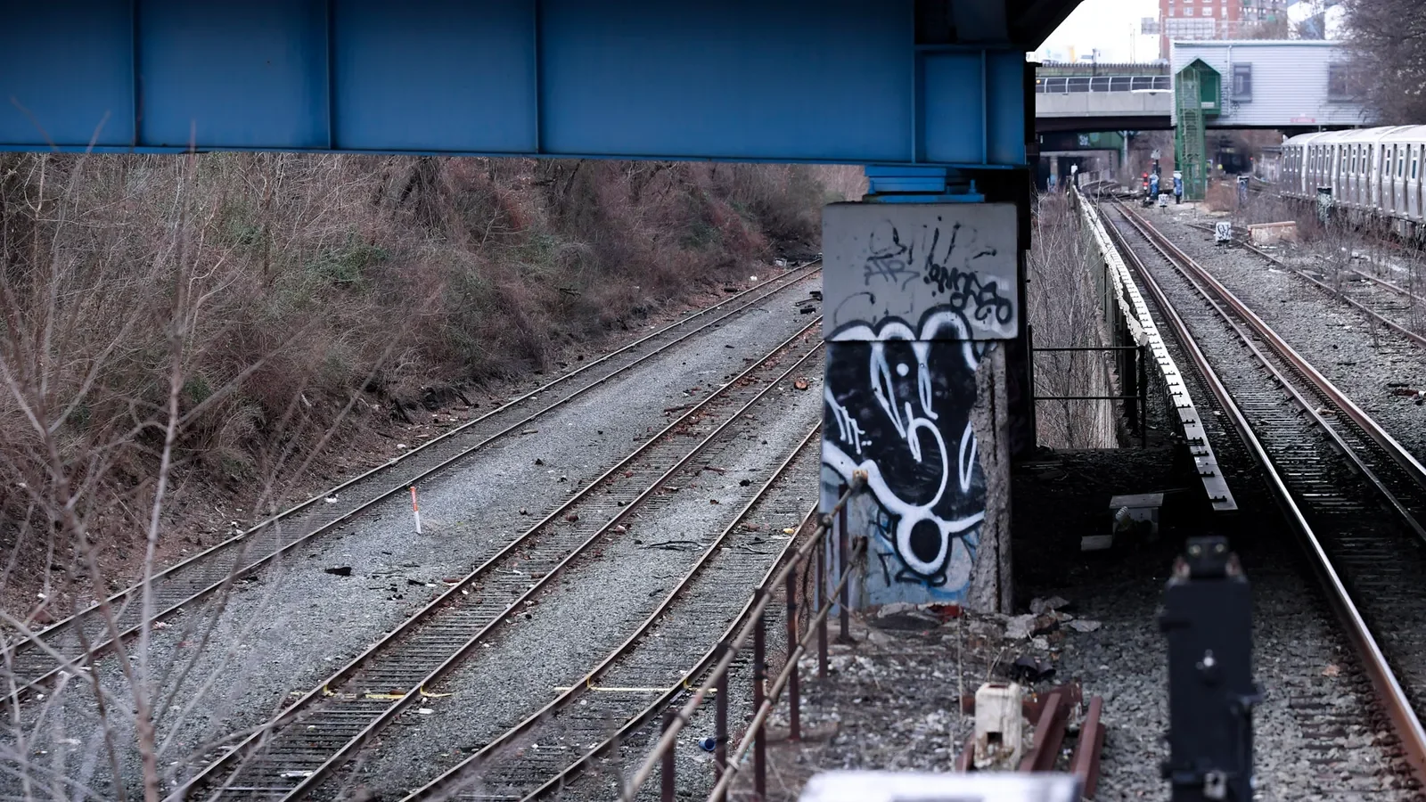 New Light Rail Line in NYC to Connect Brooklyn and Queens, Enhancing Transit Access