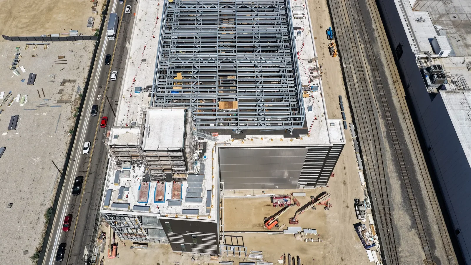 Construction Backlogs in Downtrend: Data Center Demand Masks Industry Weakness
